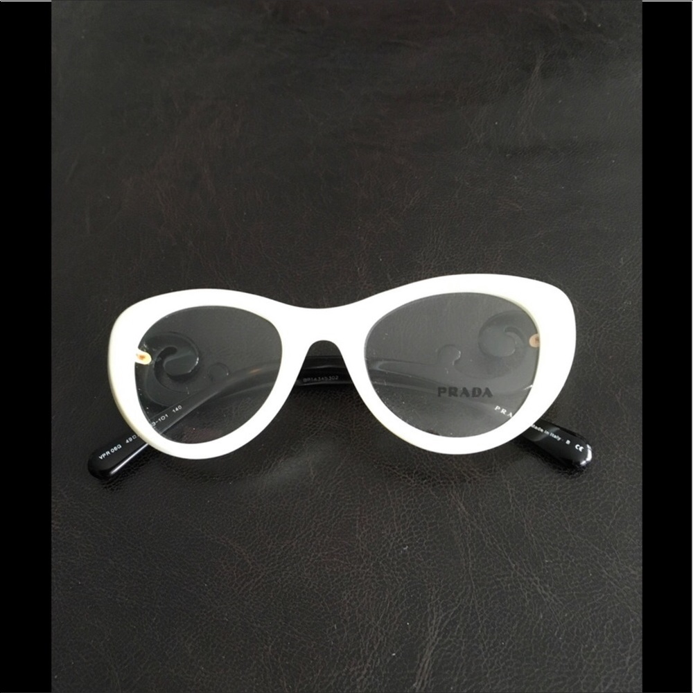 Authentic Prada glasses @zoeyevan